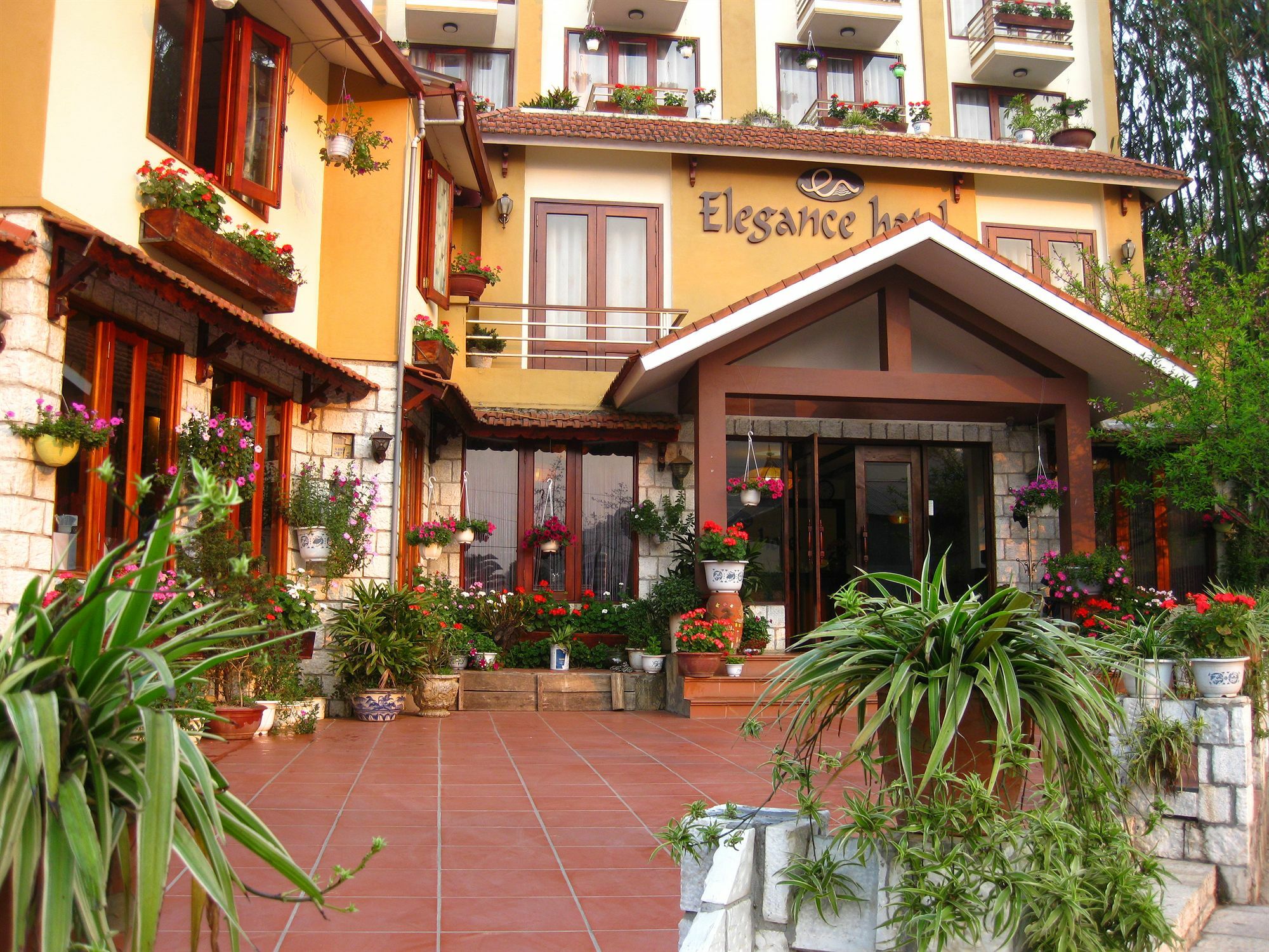 Sapa Elegance Hotel Exterior photo